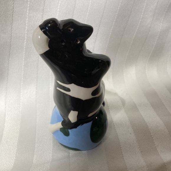 Vintage 1991 The Cow Jumped Over The Moon Salt and Pepper Shakers - Picture 5 of 13